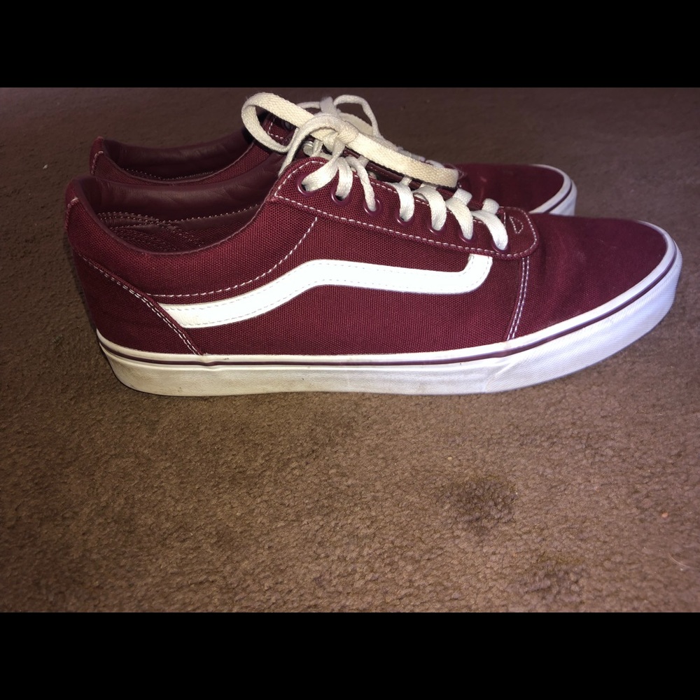 Men’s burgundy VANS
